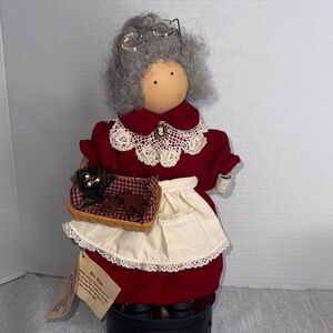 Lizzie high dolls LONGABERGER basket Mrs Claus Handcrafted 2000 Rare Collab